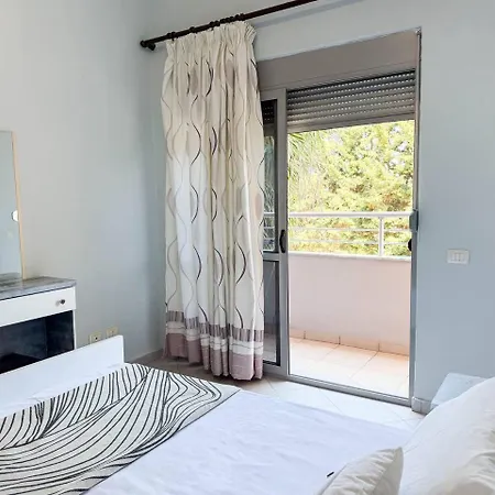 Afordable With Free Parking Apartment