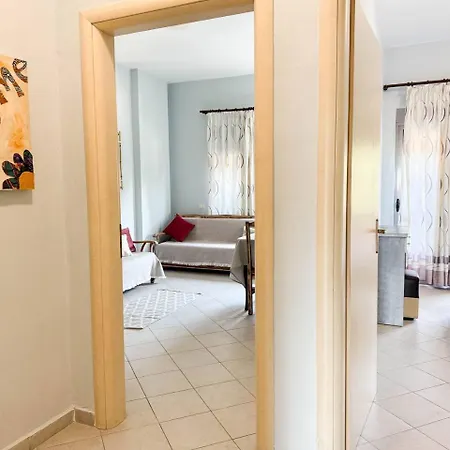 Afordable With Free Parking Apartment