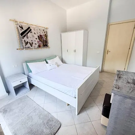 Afordable With Free Parking Apartment *