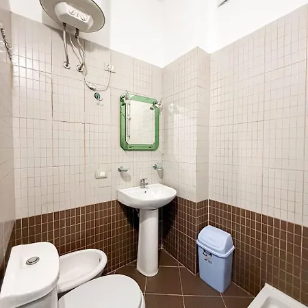 Afordable With Free Parking Apartment *
