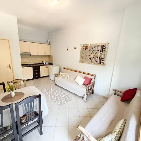 Apartment Afordable With Free Parking *